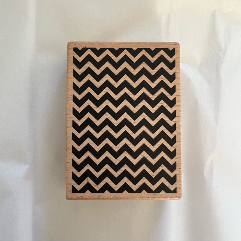 Hampton Art Wood Mounted Cam & Chloe ZigZag Rubber Stamp